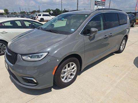 2022 Chrysler Touring L