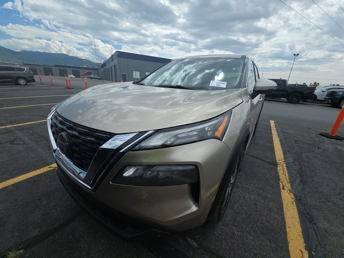 2023 Nissan SL