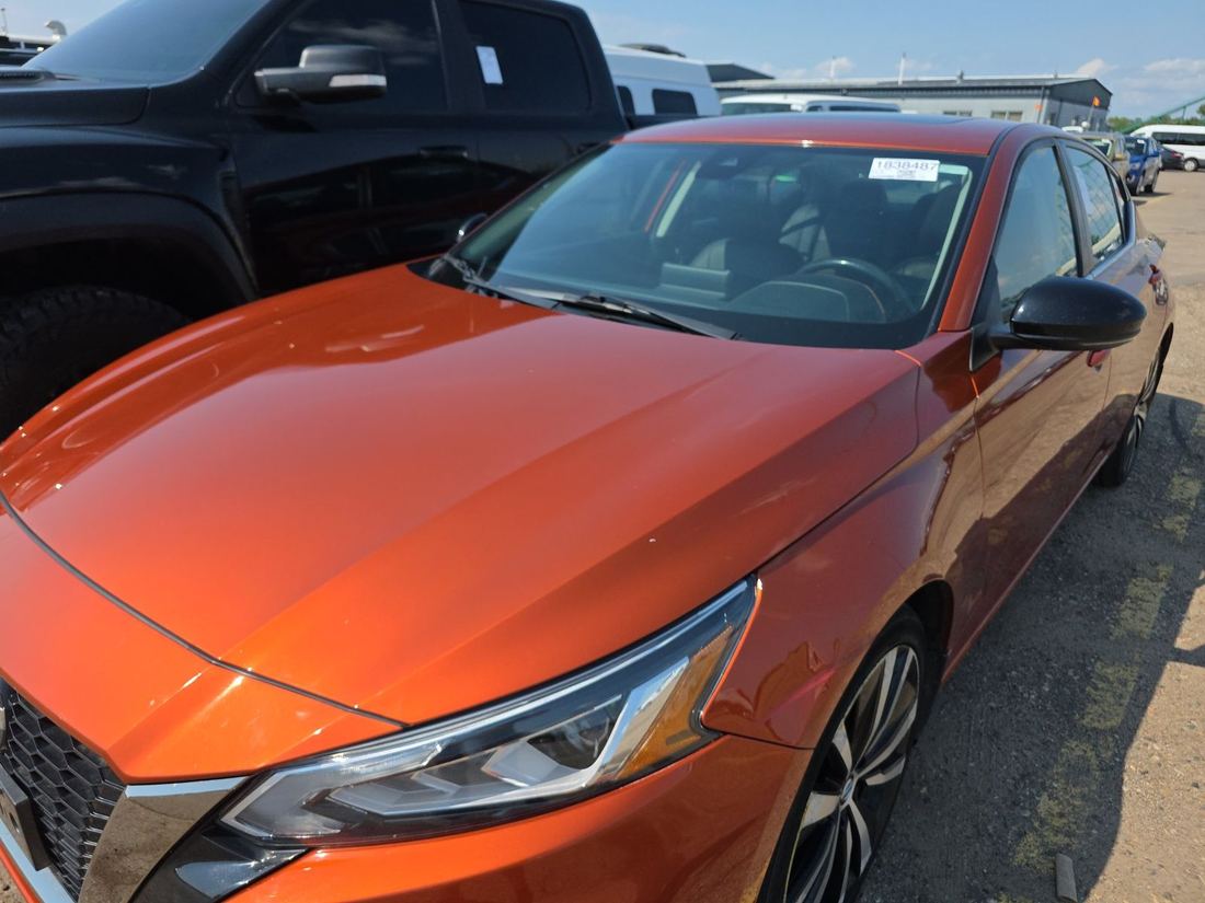 2022 Nissan SR