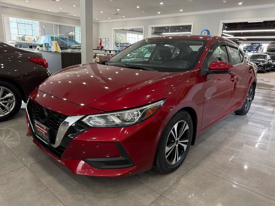 2021 Nissan SV