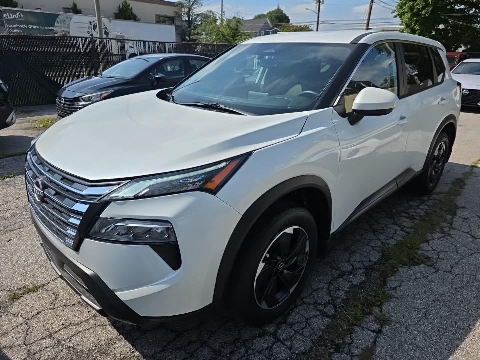 2025 Nissan SV