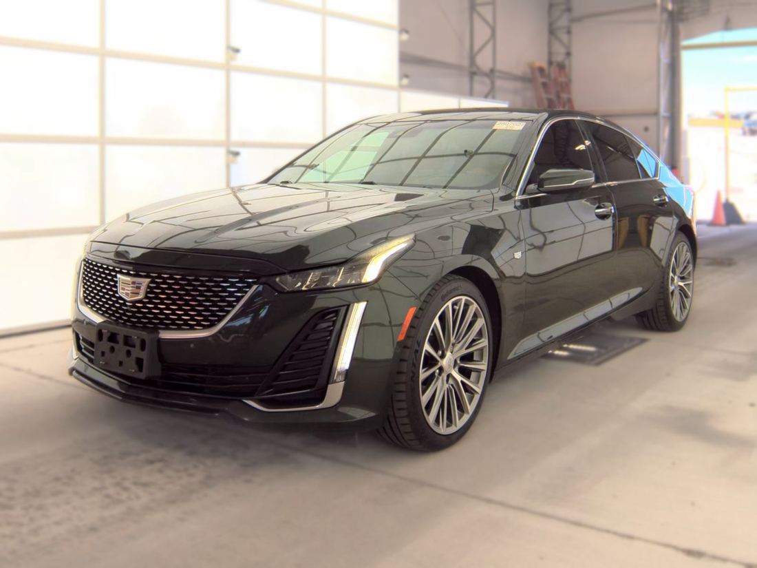 2020 CADILLAC Premium Luxury