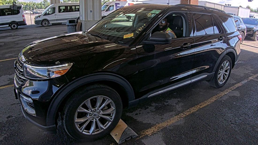 2023 FORD XLT