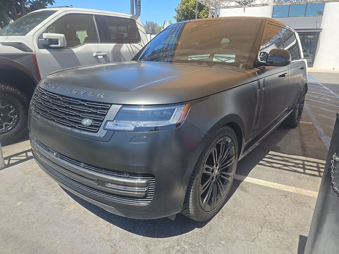 2024 Land Rover Autobiography