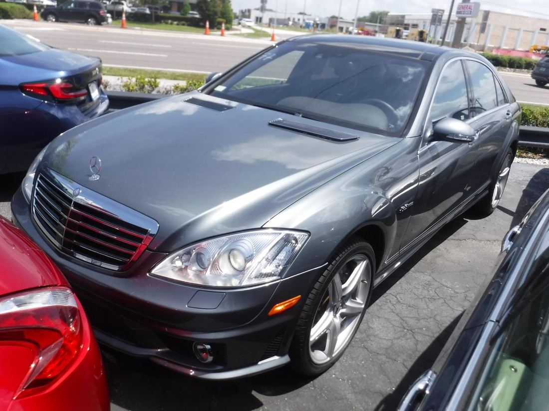 2009 Mercedes-Benz S63 AMG