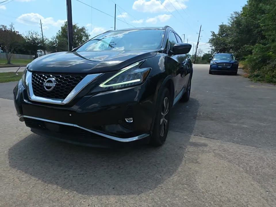 2023 Nissan SV