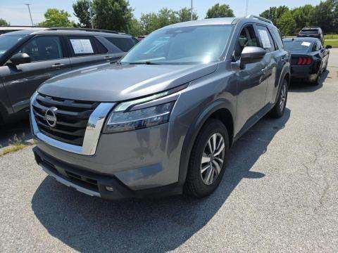 2024 Nissan SL