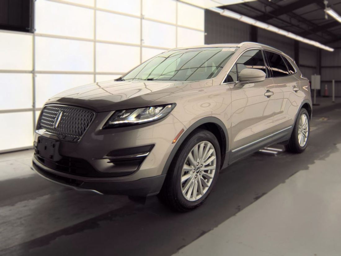 2019 Lincoln Premier