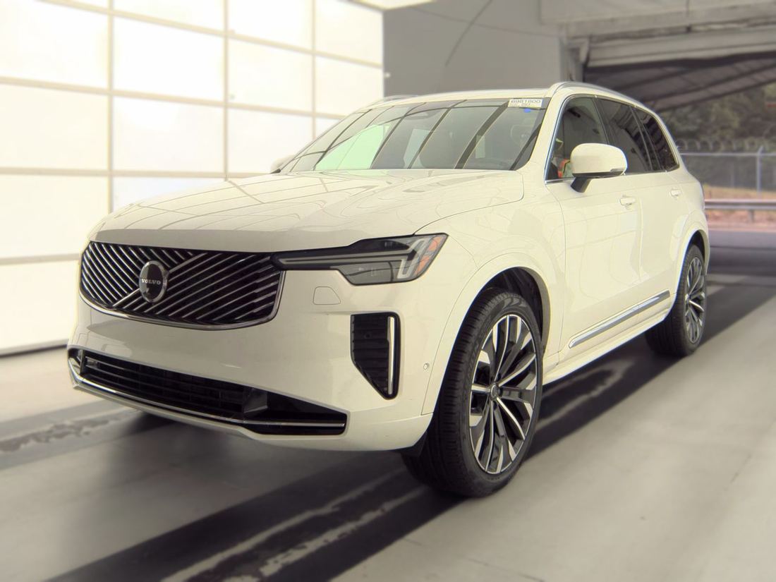 2026 VOLVO Plus Bright