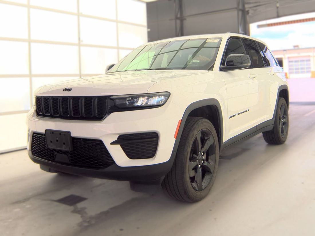 2023 Jeep Laredo, Altitude
