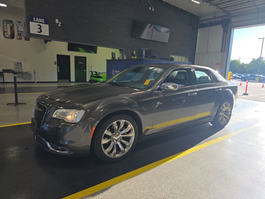 2017 CHRYSLER LX
