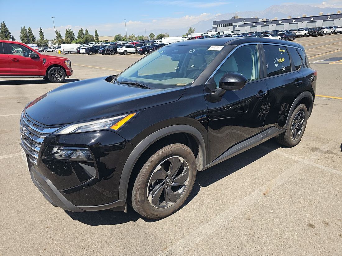 2025 Nissan SV