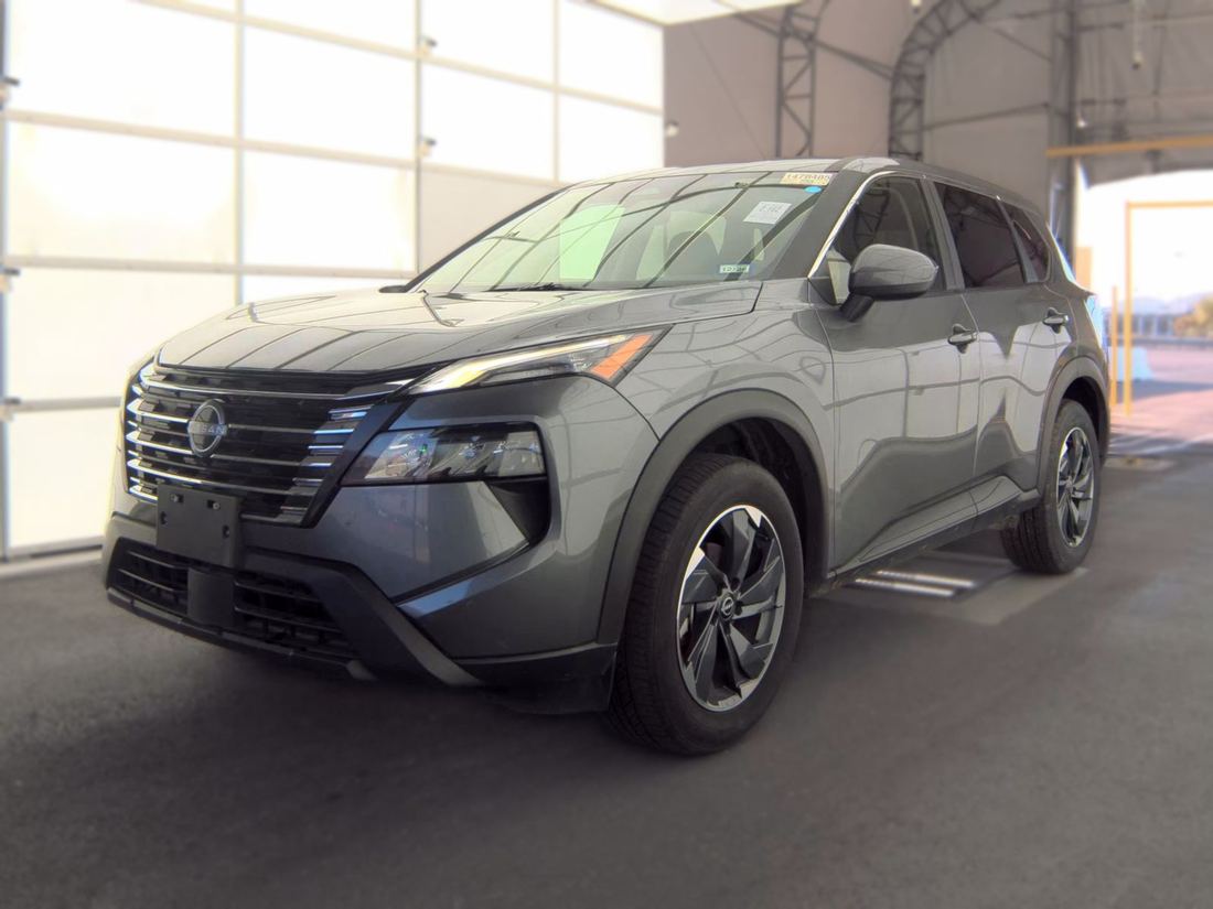 2025 Nissan SV