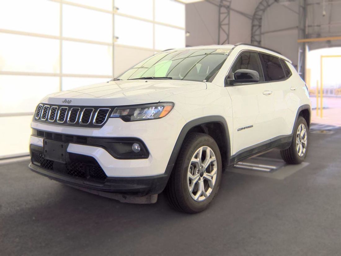 2025 Jeep North, Latitude