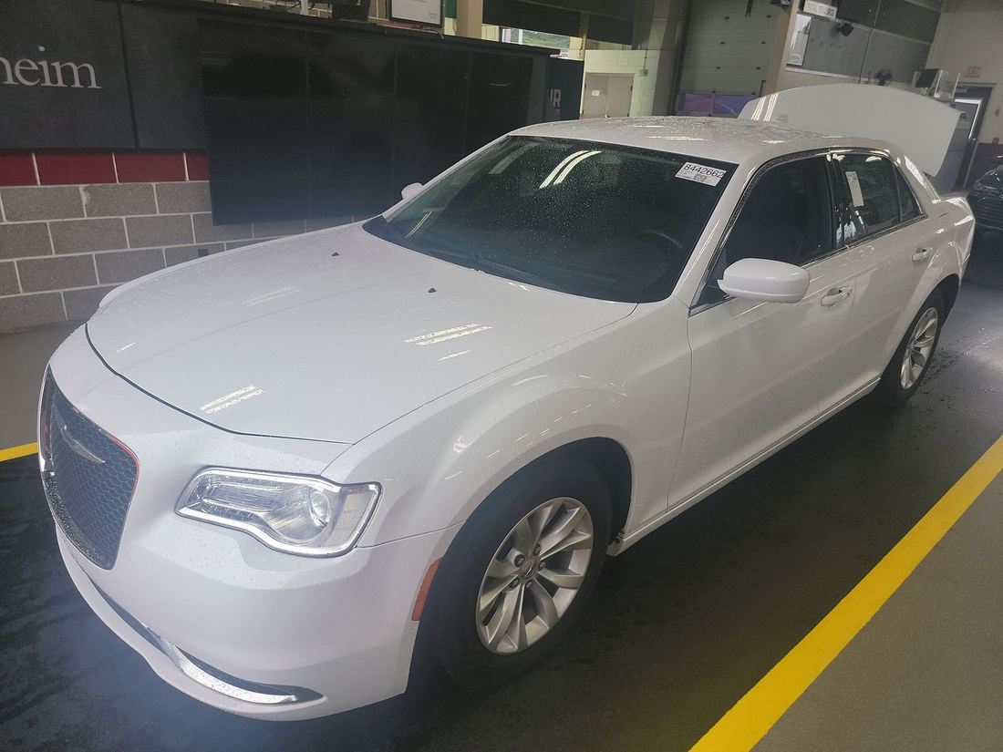 2018 Chrysler 300 Touring (US & Can), 300 Limited (BUX)