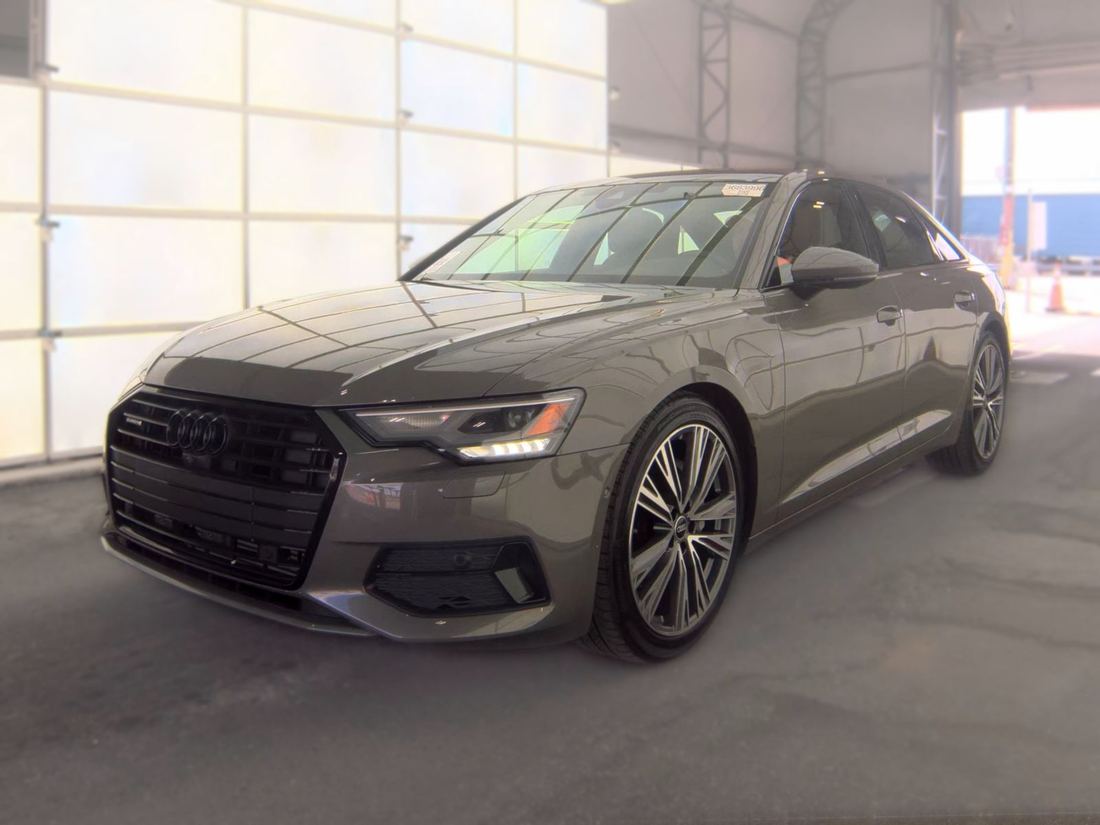2022 AUDI quattro Premium
