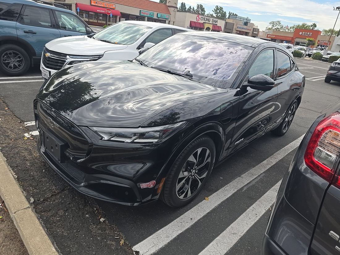 2023 FORD Premium