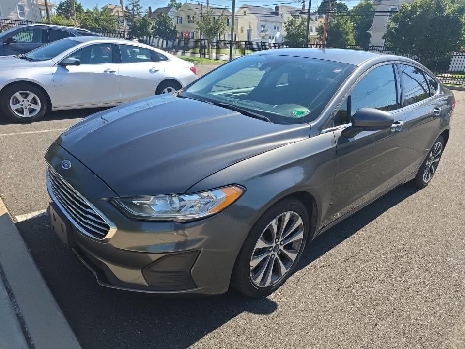 2020 FORD SE