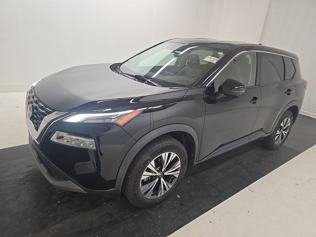 2021 Nissan SV