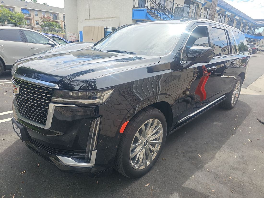 2022 CADILLAC Premium Luxury