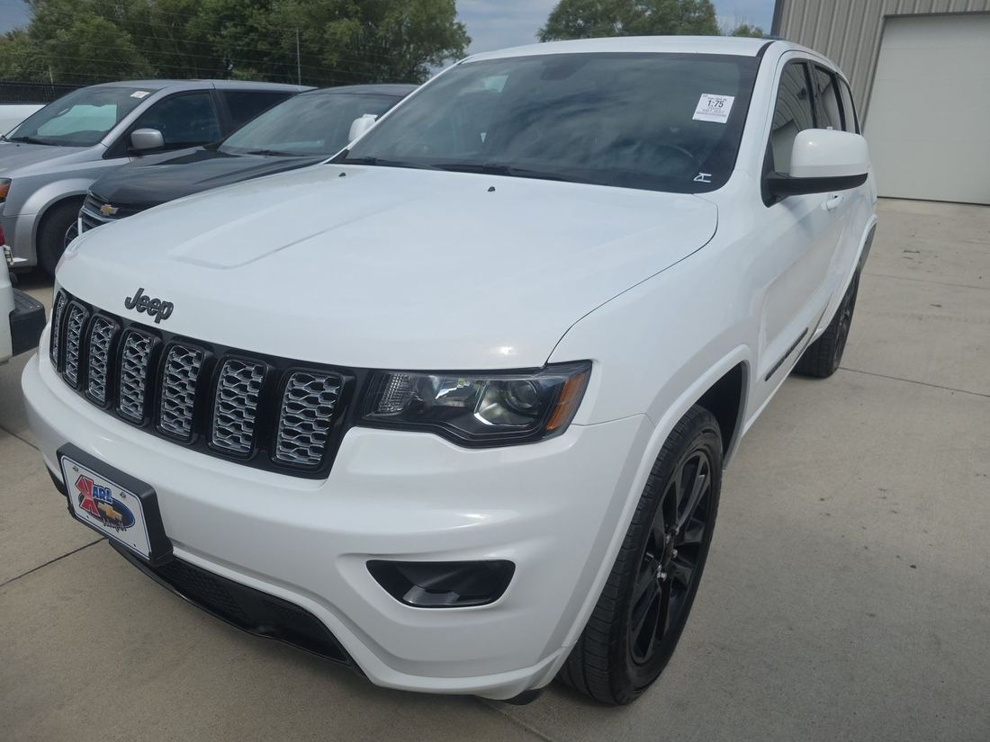 2020 JEEP Laredo