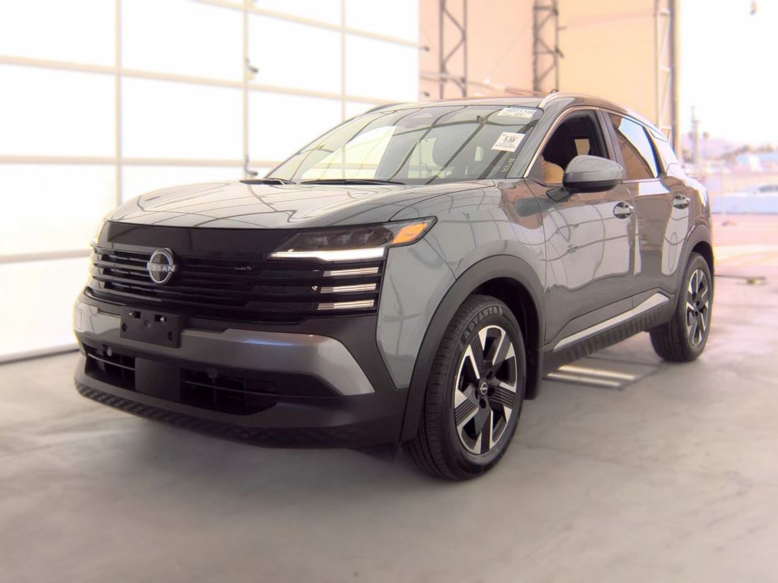 2025 Nissan SV