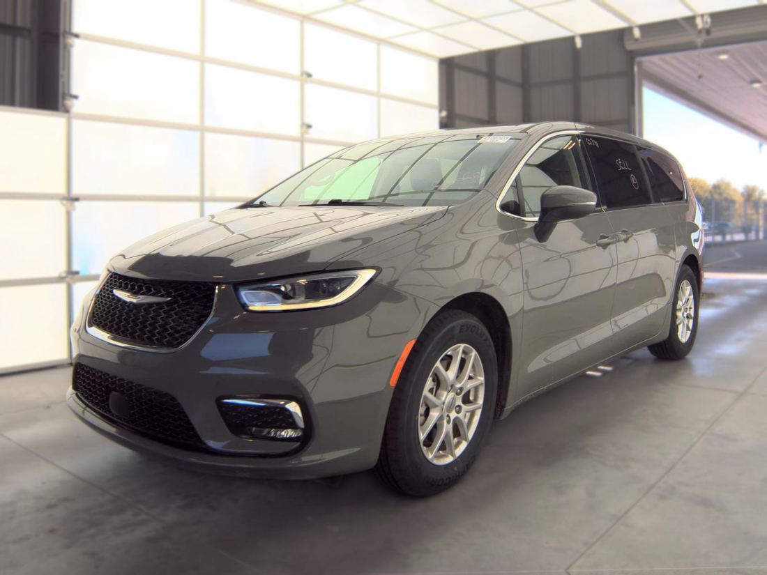 2023 Chrysler Touring L