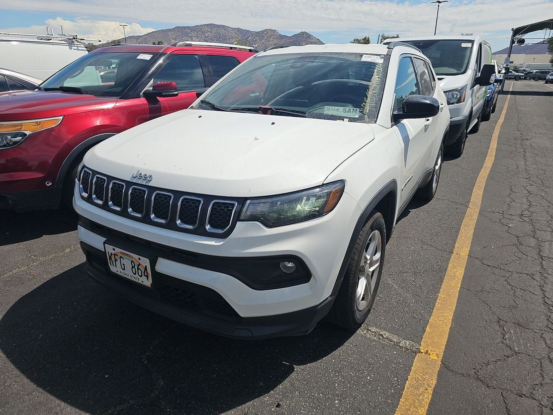 2023 JEEP North, Latitude