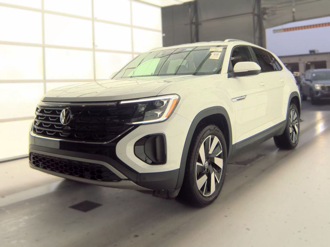 2025 Volkswagen SE
