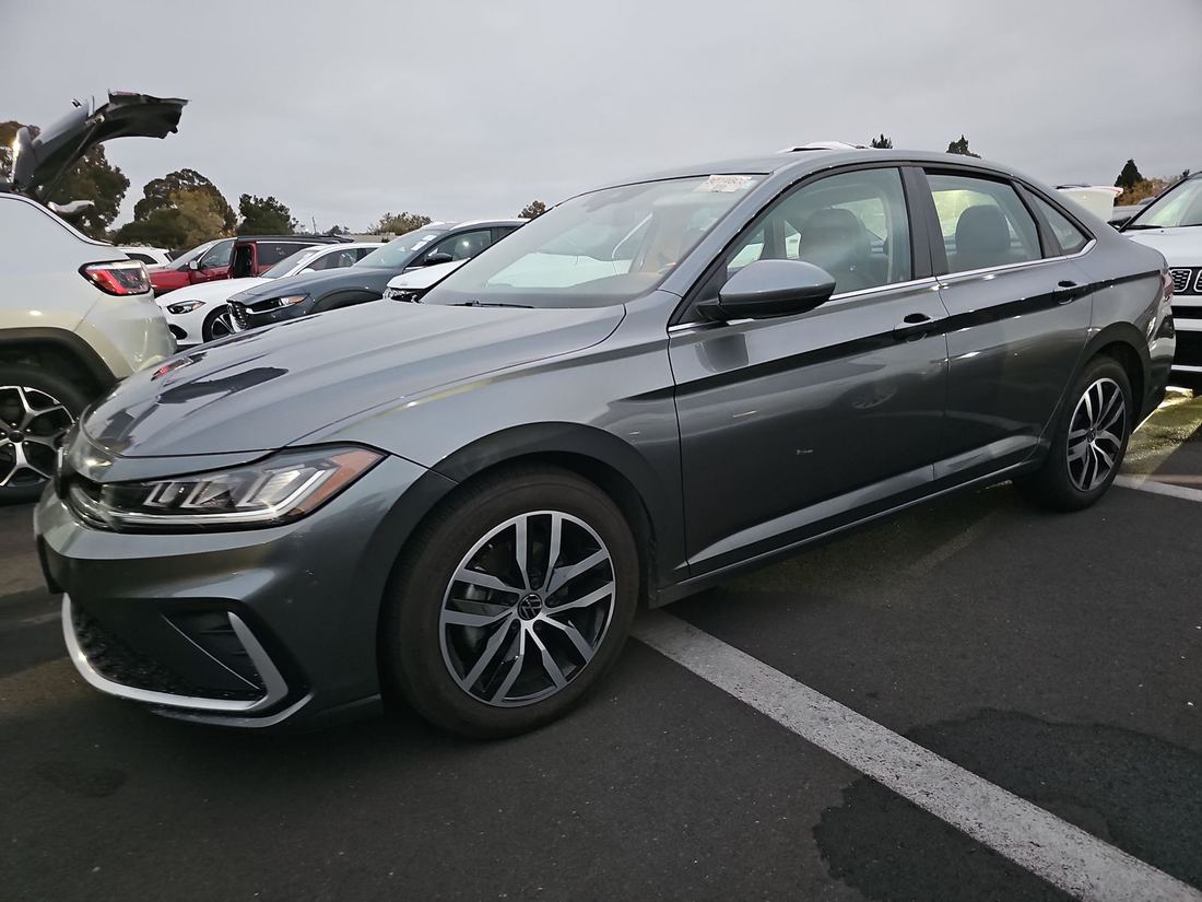 2025 Volkswagen SE