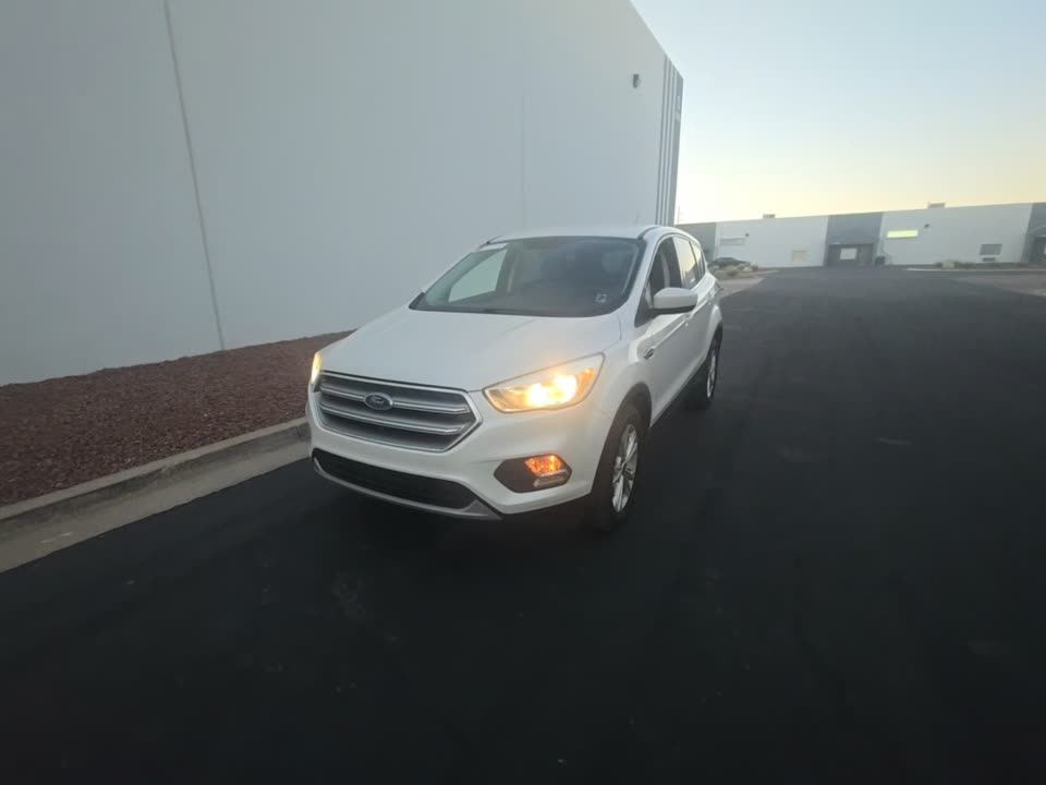 2017 Ford SE