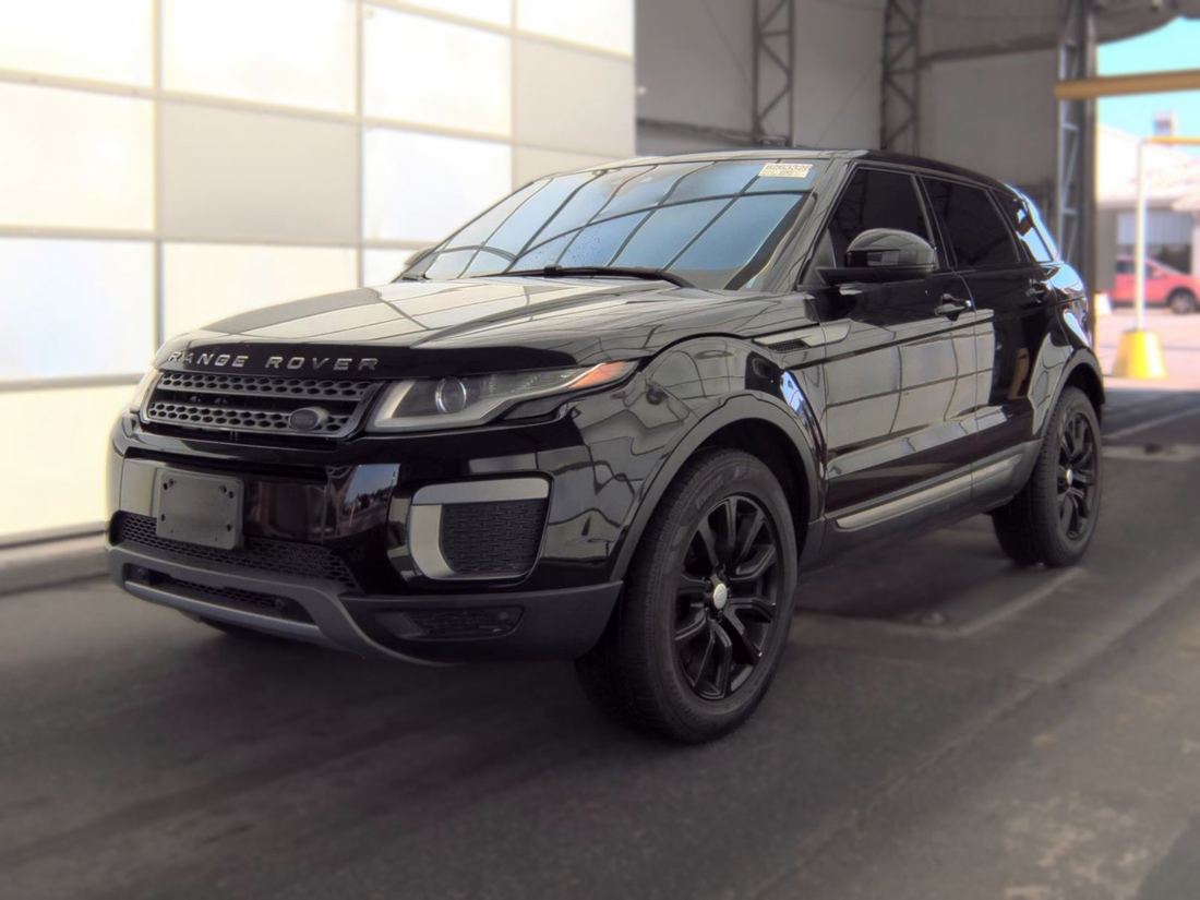 2017 Land Rover SE