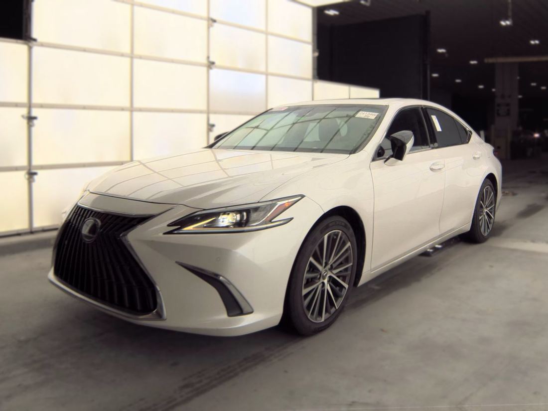 2023 LEXUS 10 Series
