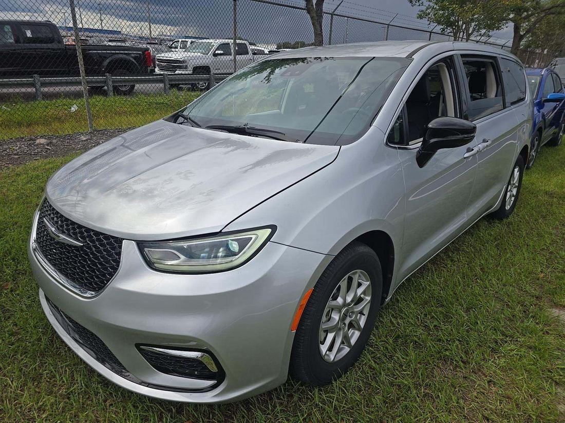 2024 CHRYSLER RU