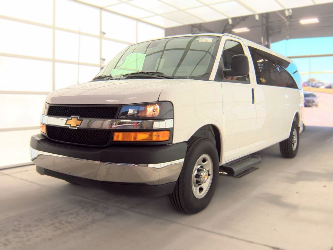 2025 CHEVROLET 3500 Passenger