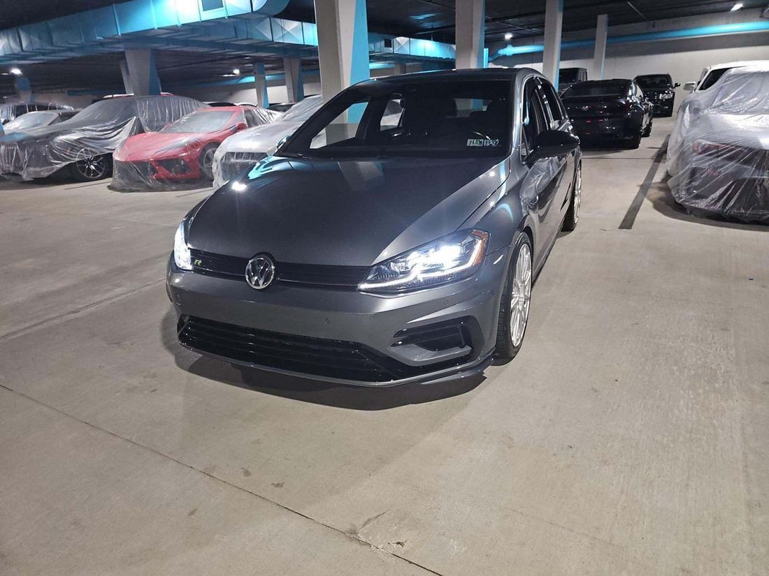 2018 VOLKSWAGEN Base
