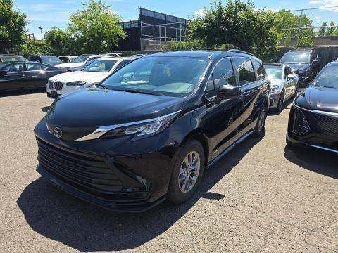 2021 Toyota AXLH40L
