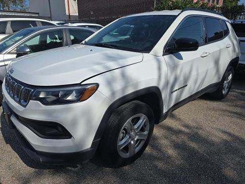 2023 Jeep North, Latitude