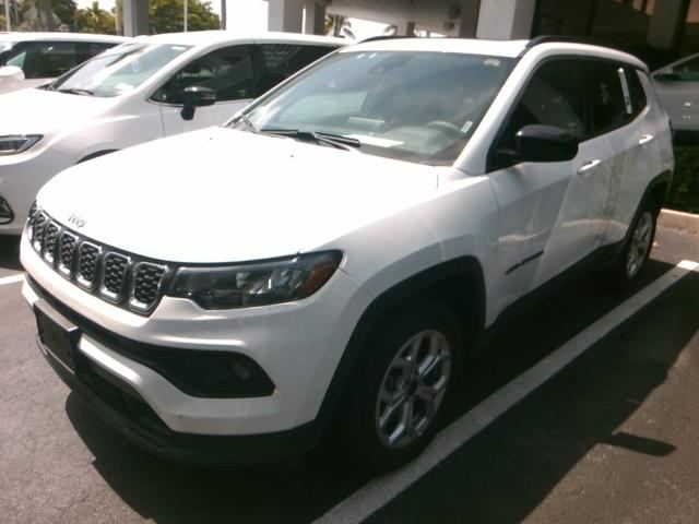2025 Jeep North, Latitude