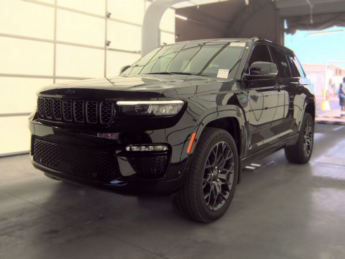 2025 Jeep Summit 4XE
