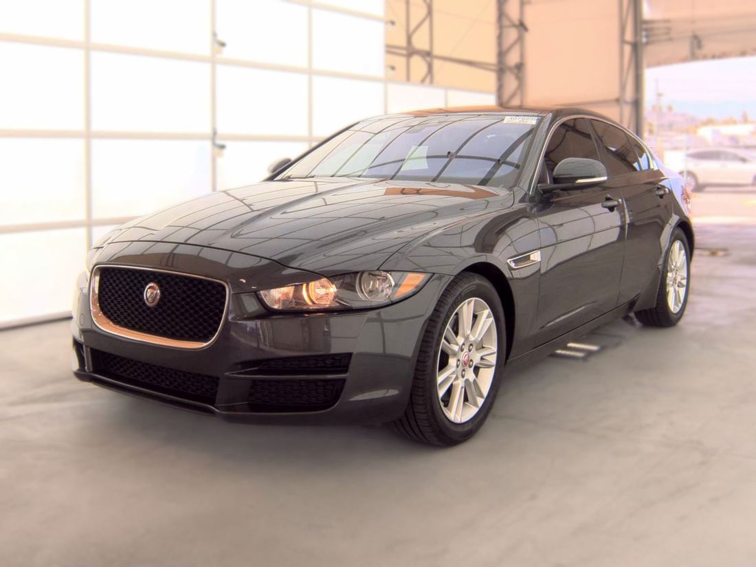 2017 Jaguar Premium