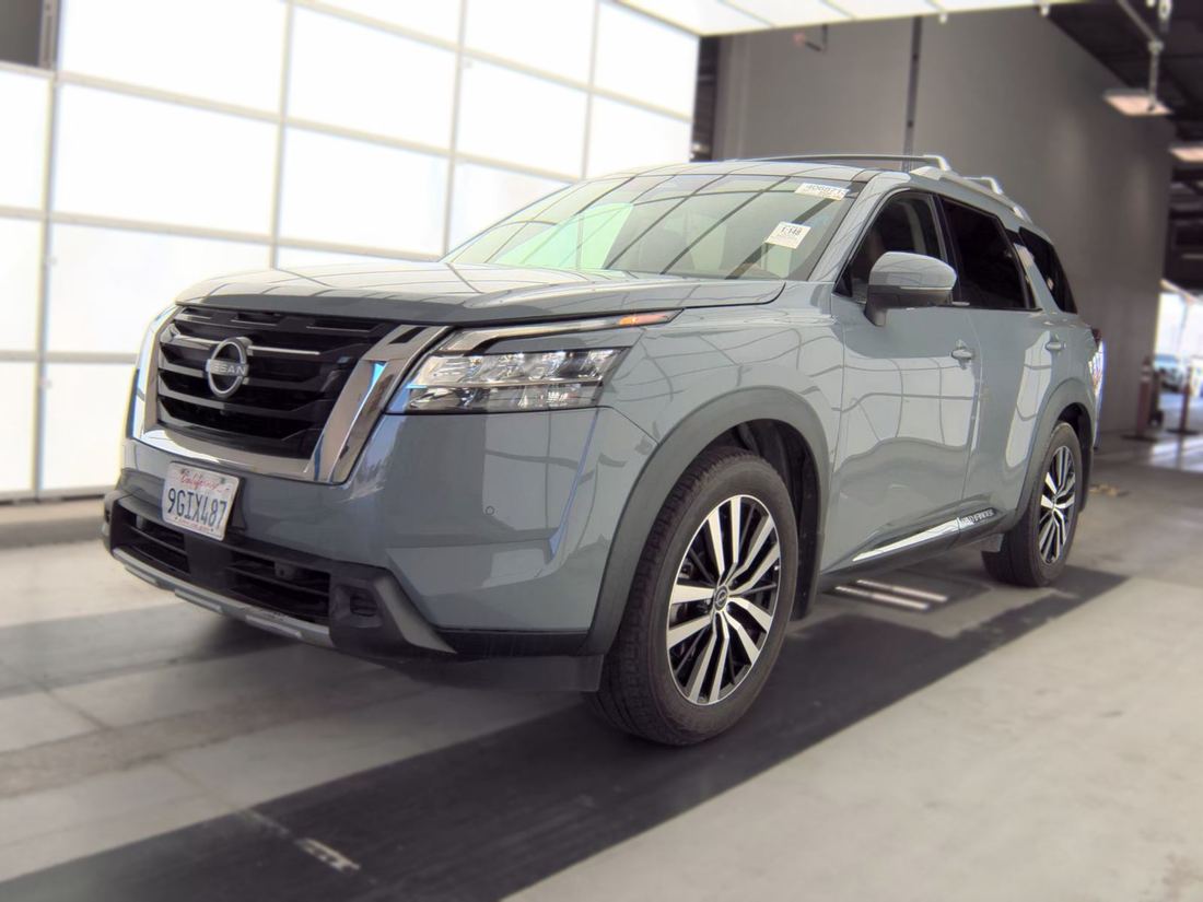 2023 Nissan PLATINUM