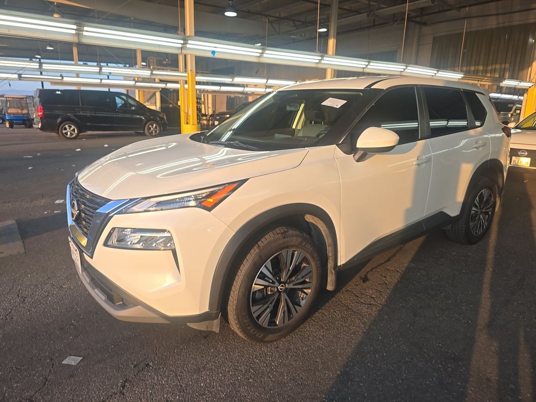 2023 Nissan SV