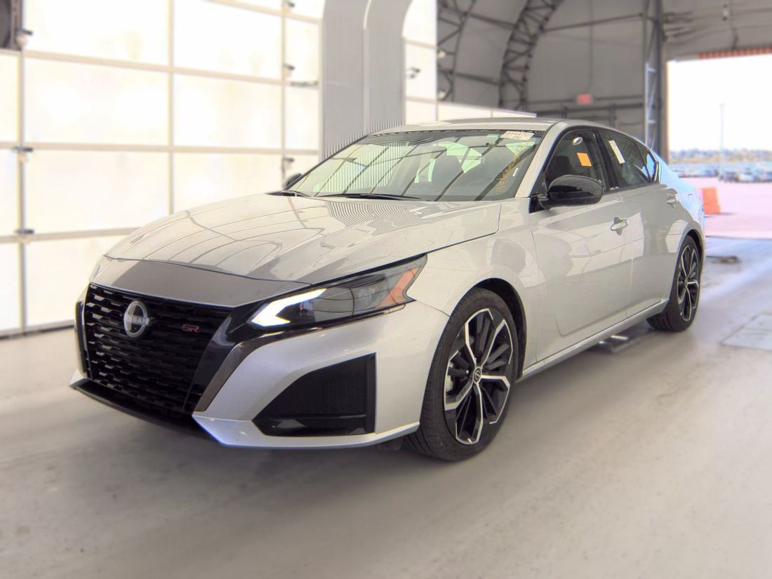 2025 Nissan SR