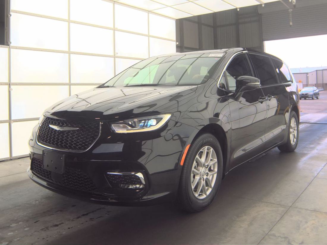2025 Chrysler Select