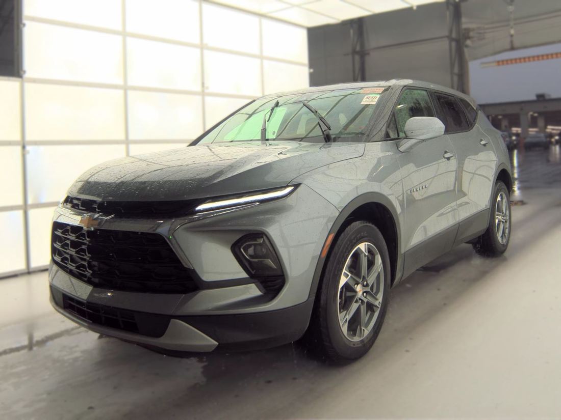 2025 Chevrolet 2LT