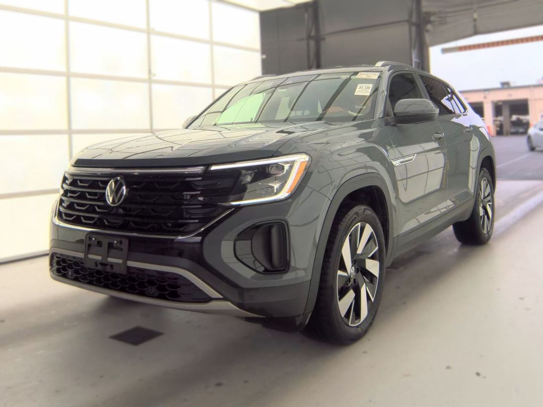 2025 Volkswagen SE
