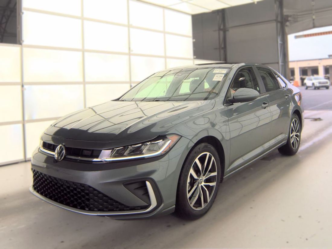 2025 Volkswagen SE
