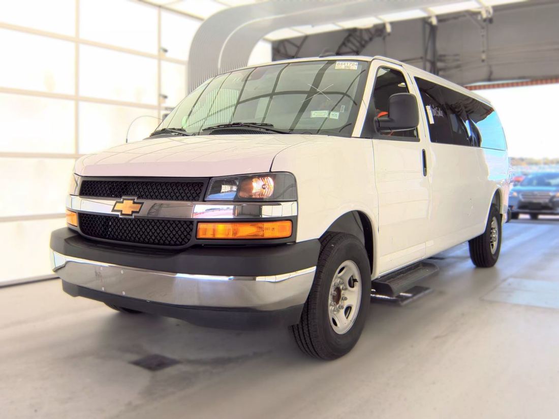 2025 Chevrolet 3500 Passenger