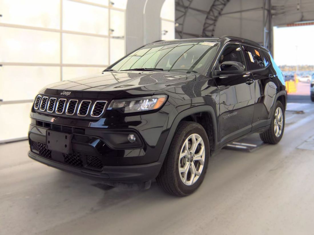 2025 Jeep North, Latitude